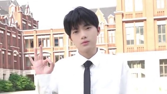 和好朋友碰个拳下次见～ #北京WB暖阳林恒 #广州TTG清清 #2025KPL夏季赛