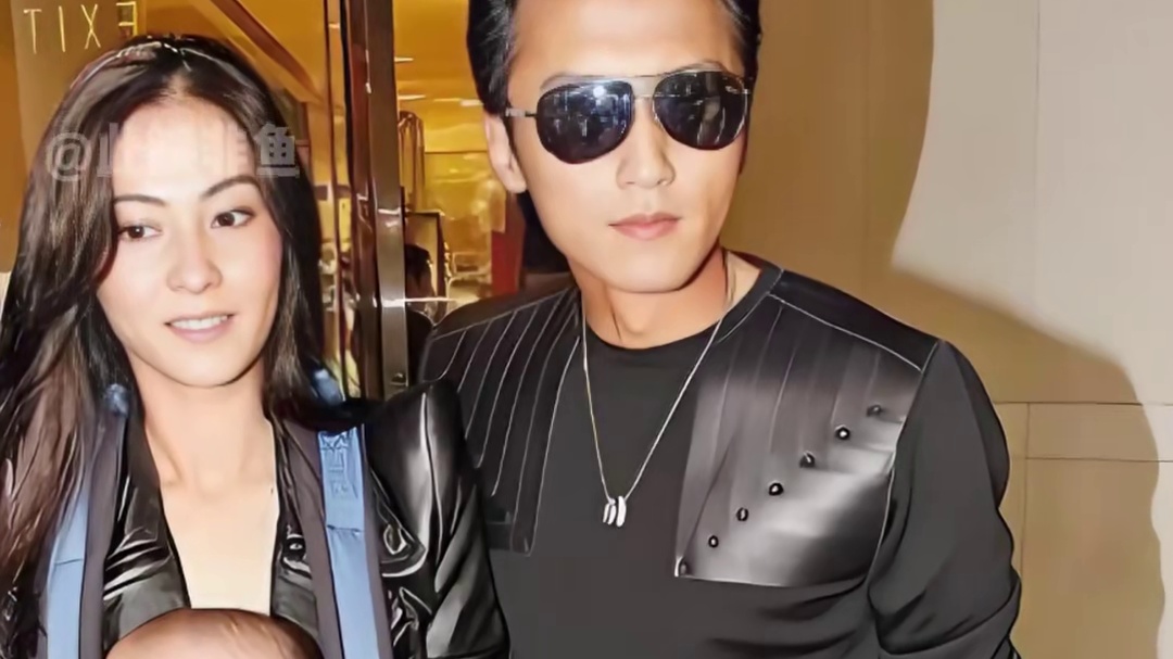 14年后再看放弃抚养权的谢霆锋，用一件T恤上的手印，证明放手也是另一种守护的父爱 #张柏芝 #谢霆锋