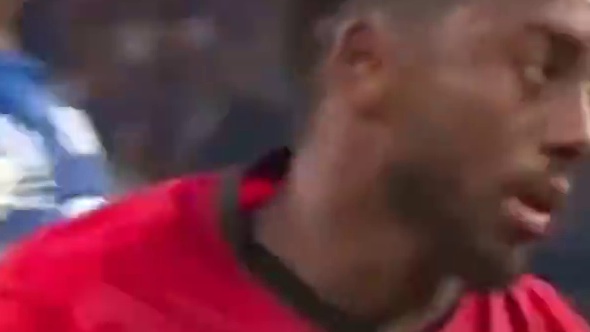 流畅配合！加布里埃尔远射得手海港领先，刘若钒一脚出球精妙横敲