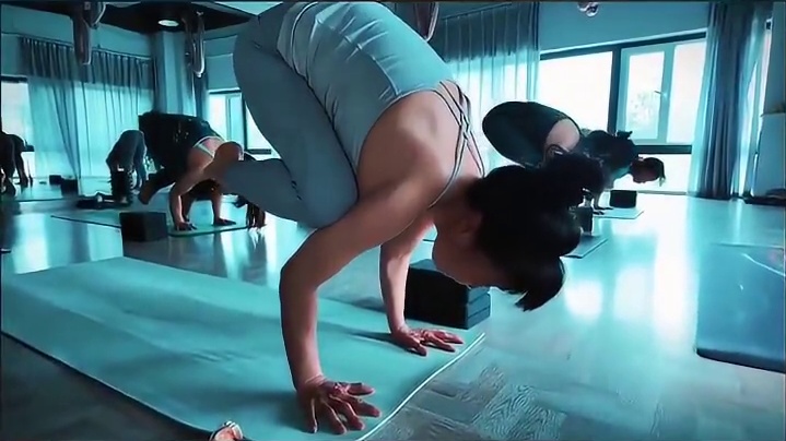 宝子们，我最近发现了一家宝藏瑜伽馆——金诚普拉提瑜伽！我去体验了他们家的摩箭流小班课，环境超舒适，老