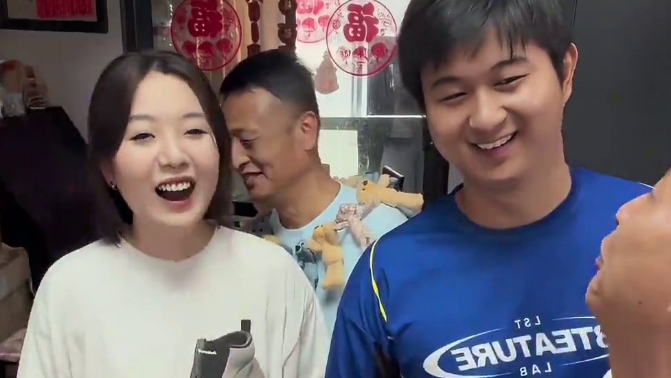 黑总：这是我对傅鼠鼠的驯服计划#脉动电解质青柠味#一口青柠汗累清零 #柔力球