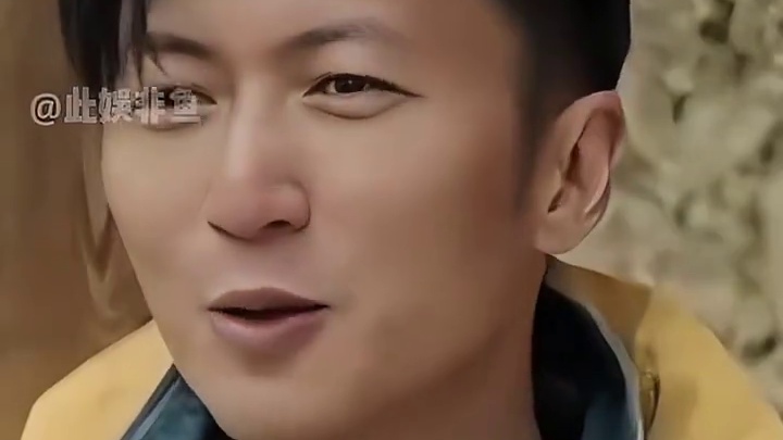 为何丁真总叫谢霆锋“谢霆哥”？本以为是在搞抽象，没想到背后还有如此深意 #丁真 #谢霆锋 #寻真之地