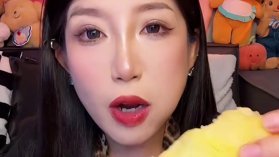 新的雪莲果下来啦！雪莲果有丰富的营养价值 很清甜脆口 特点就是水分大 真的是在嘴里爆汁的感觉！爱吃甜