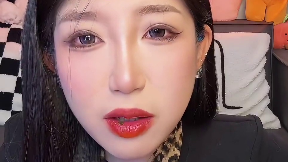 终于等到了！全新升级了更辣更爽！跟店里方便面味一样~辣度是曹氏中辣！这是我吃过辣的好过瘾的方便面！ 