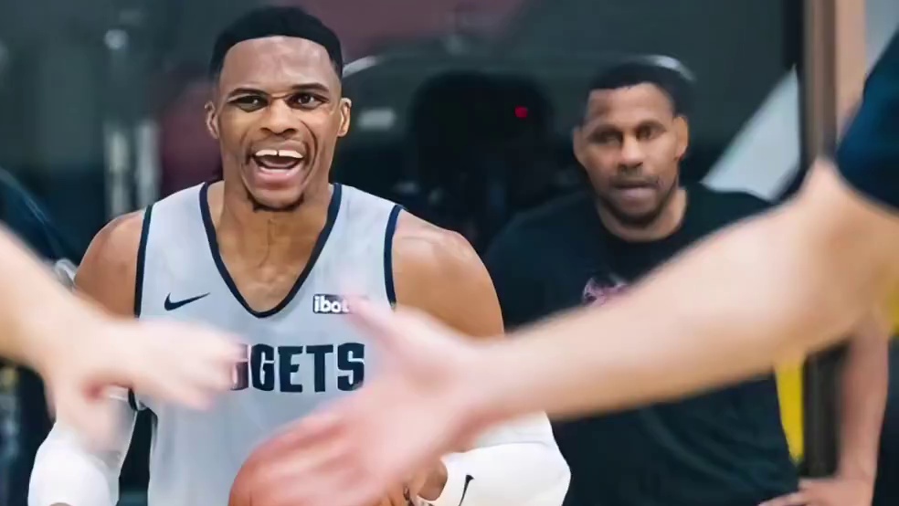 沙特向威少开出6000万超级顶薪邀请加盟合同！#威少#威斯布鲁克#沙特篮球#nba