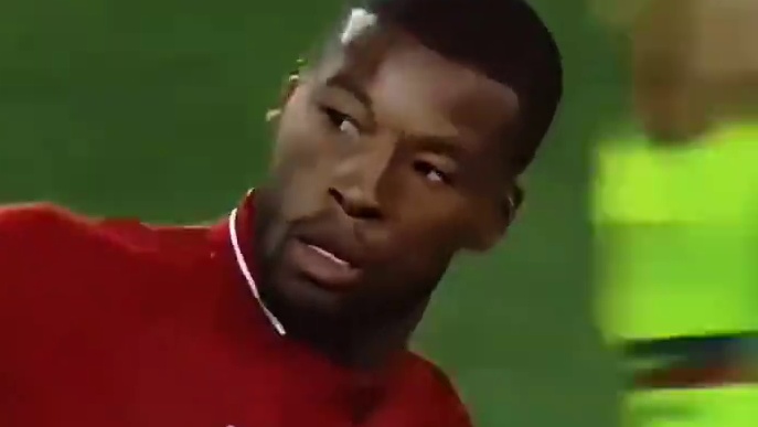 起初，人们以为这只是一次普通的换人...