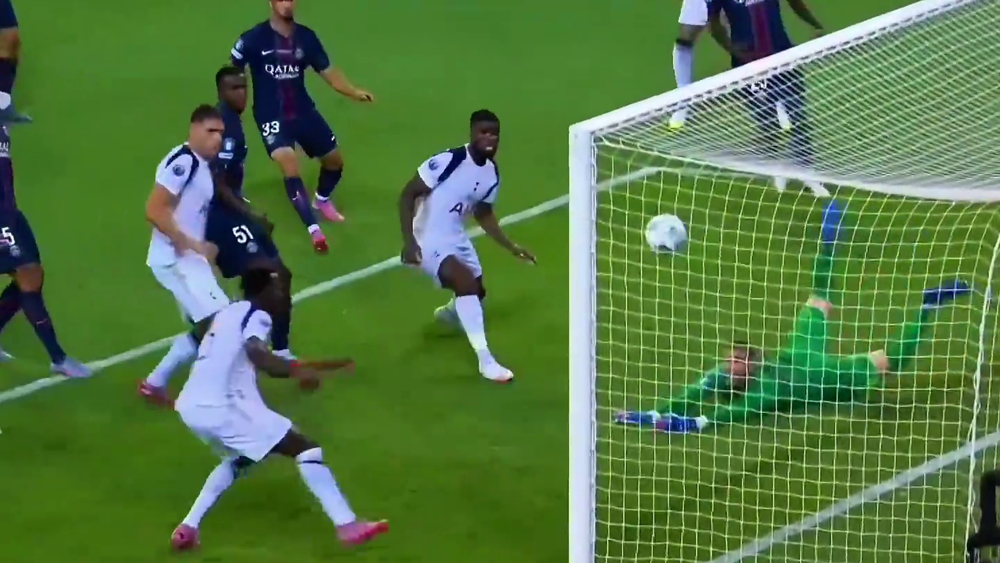 “点球大战！巴黎6比5热刺问鼎欧洲超级杯” #登贝莱 #欧洲超级杯 #dou来足球季