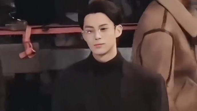 真的服气，站姐不去当狙击手可惜了