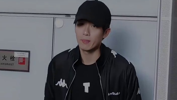 国乒出发瑞典备战欧洲大满贯！穿搭这一块还得看国乒潮男林高远啊#林高远