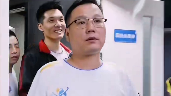 海底，磊哥，两位老搭档一路走来不容易，在这三年被冷嘲热讽，这次多想打出好的成绩，#斗地主 #jj海底