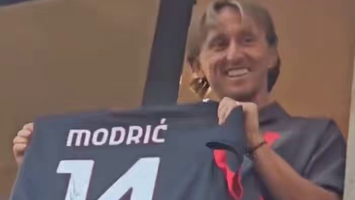 这就是人格魅力！场面相当震撼#足球