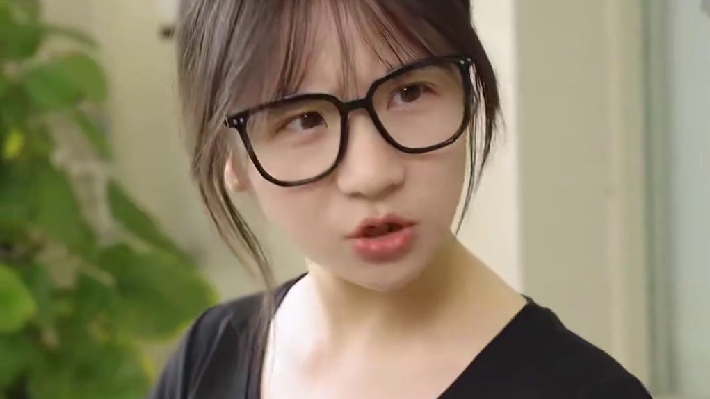 顶流影后她来自古代 #短剧 #短剧推荐 #顶流影后她来自古代 #将军你变霸总了 #一个片段看完一部短