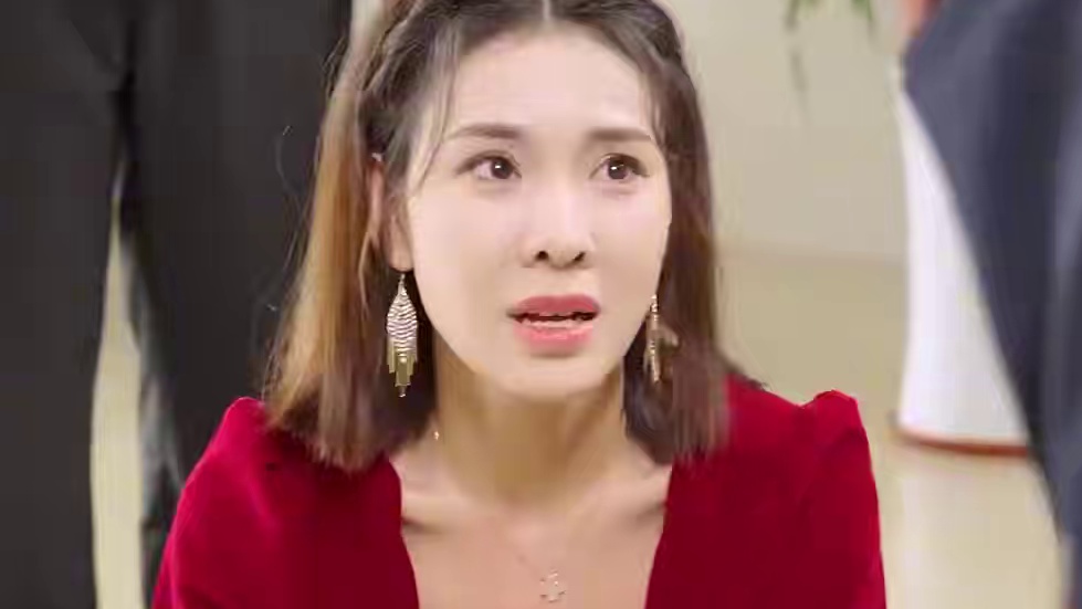 顶流影后她来自古代 #短剧 #短剧推荐 #顶流影后她来自古代 #将军你变霸总了 #一个片段看完一部短