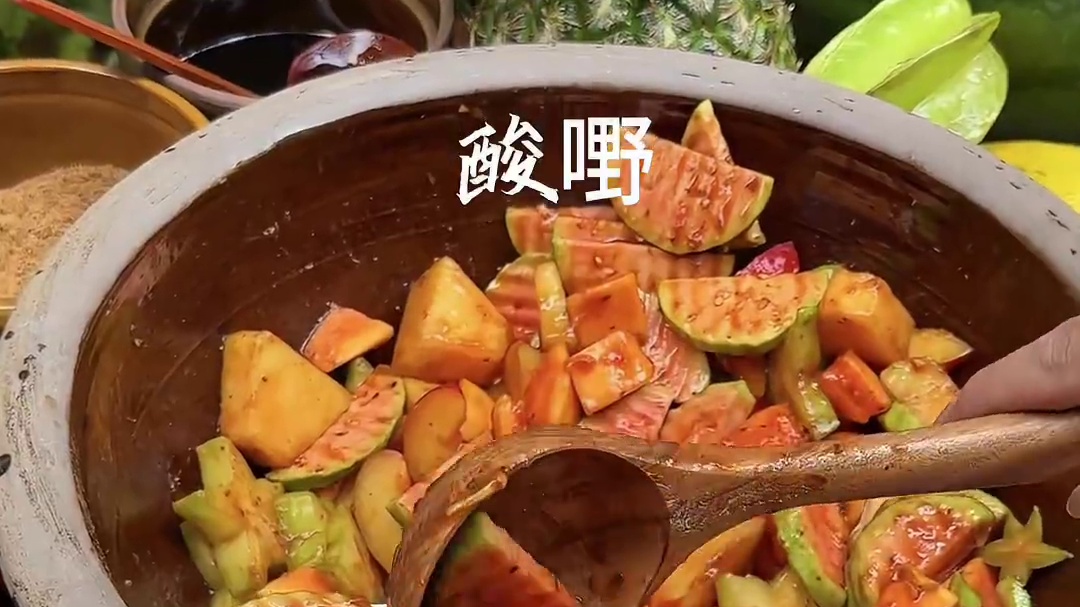 藏在长沙小巷子里的广西美食集市！！市井气息里感受美食的快乐～