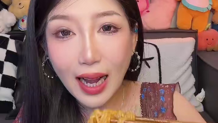 分量不算特别多 加个餐解个馋是完全可以的！两个都有麻酱香味！
魔芋面热干面味74卡/包(200克)
