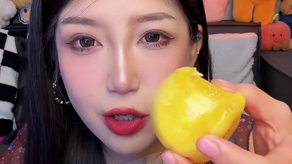 我的是大果！这家的品质嘎嘎好！水分足，一口爆汁！淡淡的甜香味，吃着很清爽低糖水果！真的很好吃哦！ #