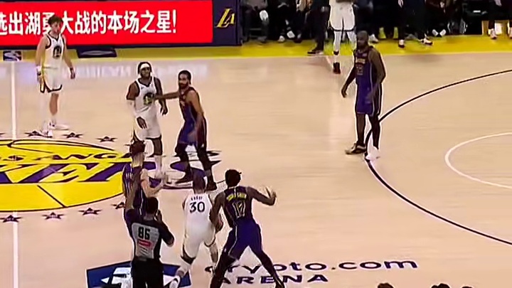 这是真的意外，格林受伤返回更衣室