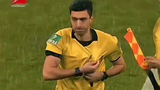 捡的不是硬币，还有裁判的尊严