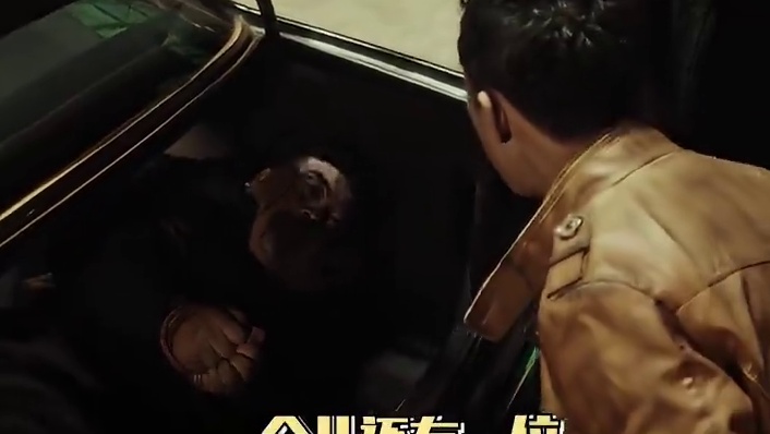 #电影大哥大上线  这老邪门的黑色喜剧有点东西嗷，上班累了就应该来点这种好笑的 #电影大哥大