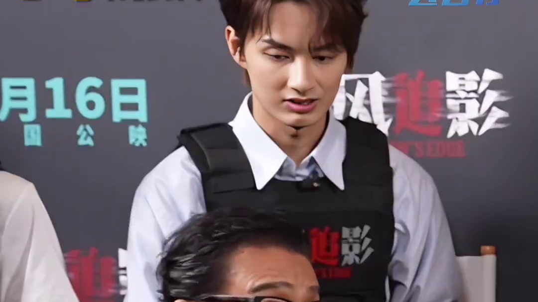 #梁家辉 说他和#成龙 加起来140多岁了，很希望#电影捕风追影 能给观众带来“爽”的感觉！在这部电