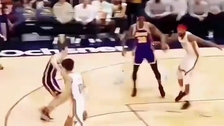 让防守在空中陷入绝望！NBA假动作点飞防守名场面#NBA