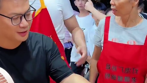 嘴硬帅哥轻松拿走奖励~#螺蛳粉