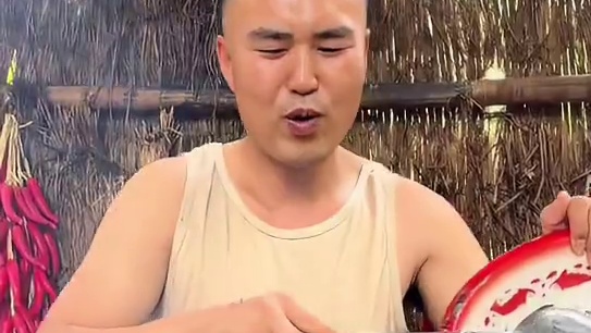 #农村生活 #乡村守护人 #美食 今天吃鲫鱼烧螃蟹太好吃了美味啊