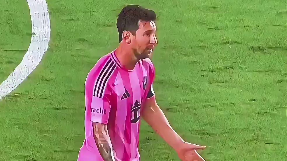 慢镜头欣赏下梅西的助攻，没几年学不会