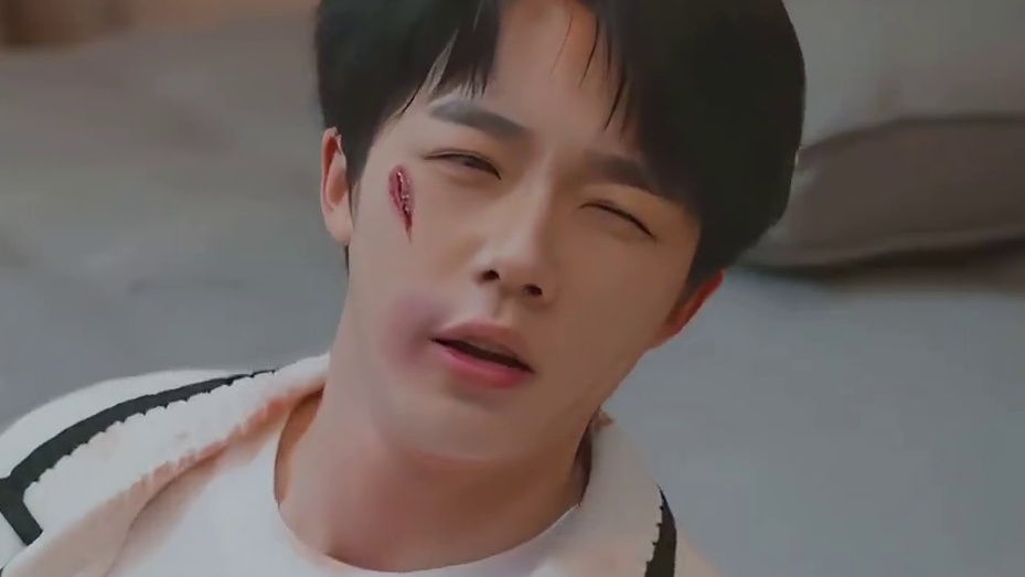 彭昱畅顺走npc手机彭昱畅：手机？什么手机？不是我的手机吗