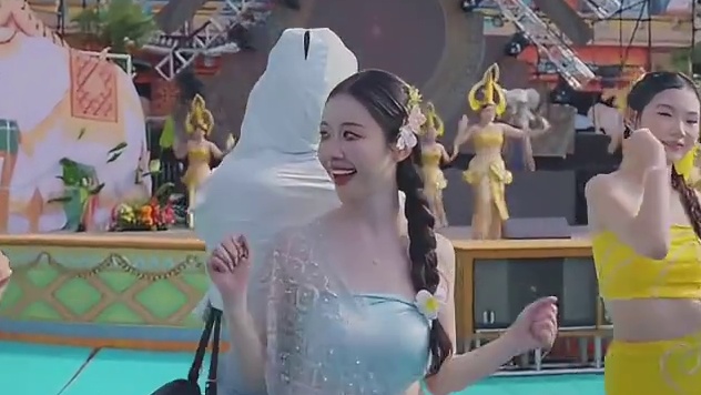 就是说这回不用出国了！因为整个东南亚泼水节都搬来荆州了