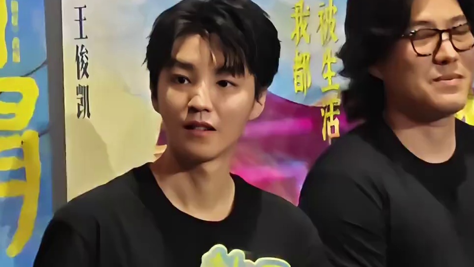 小凯超绝偷感太可爱了叭！