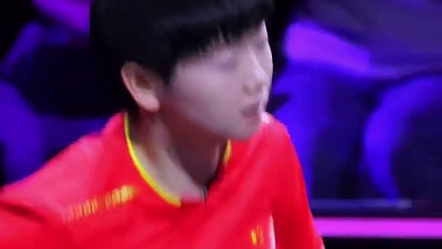 孙颖莎拿下对手晋级16强，赛后和马琳激动复盘