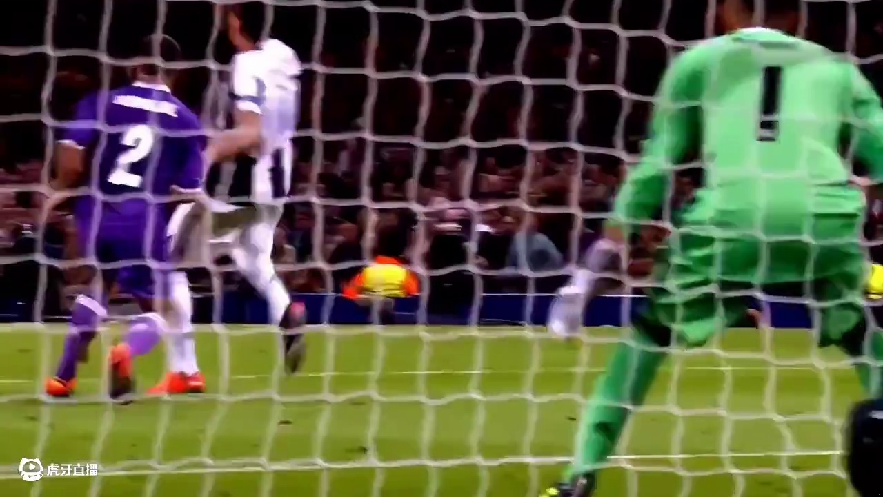 “当年曼祖这个倒勾真的帅！”