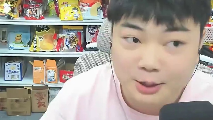 三太子蟹黄香酥干脆面，抗饿又解馋 #零食 #曹易十六全国冠军 #陈伯全能王