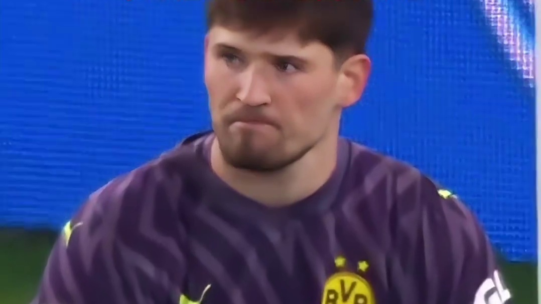 罗伊斯告诉门将扑救方向但还是丢球#足球