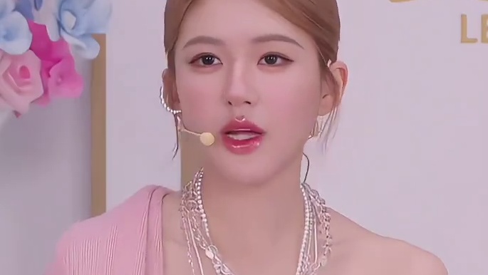 赵露思直播间喊话少惹我