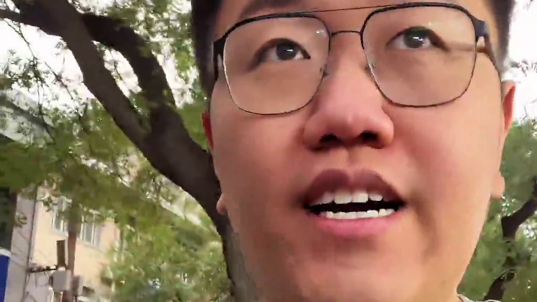 西安红埠街，小区里的炭火烤肉，来尝尝硬核腰子夹馍！