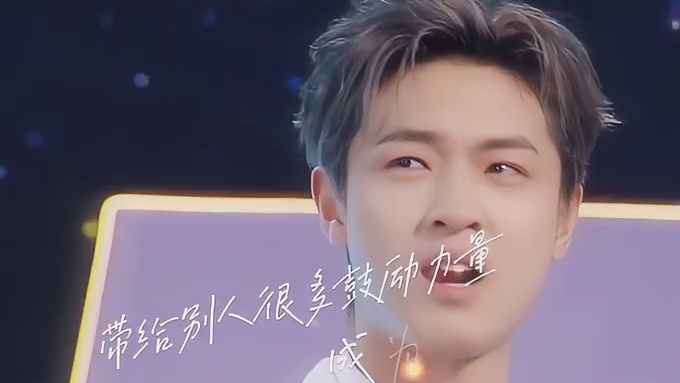 老秦与助理的双向奔赴，你给我追星，我带你成为更多人的青春