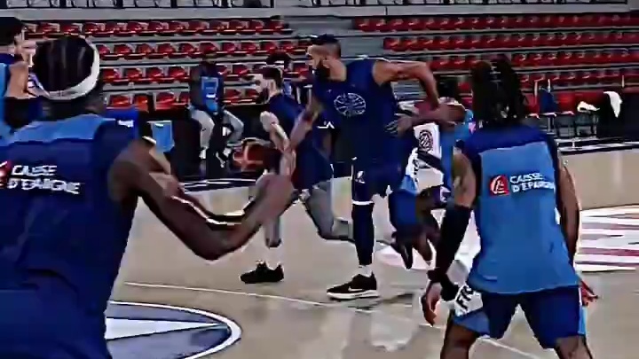 “外有文班亚马，内有戈贝尔，这样的法国男篮就问你怕不怕”