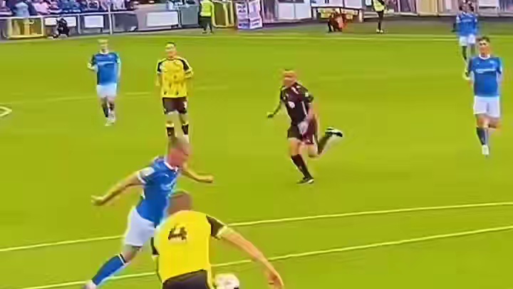 在整个小镇面前丢脸是什么体验