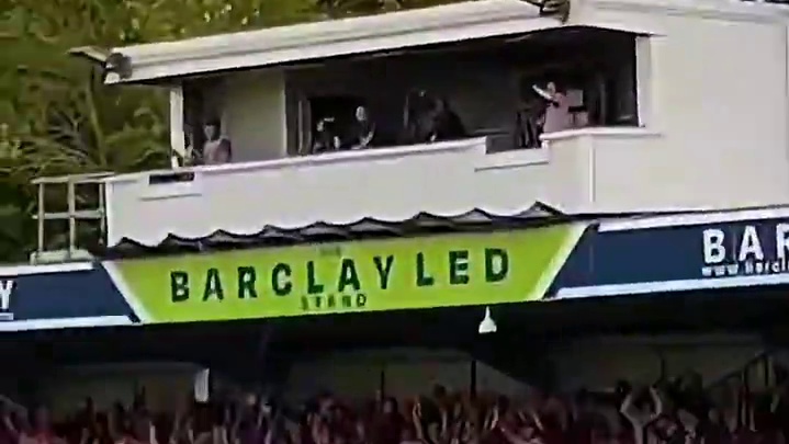 在整个小镇面前丢脸是什么体验