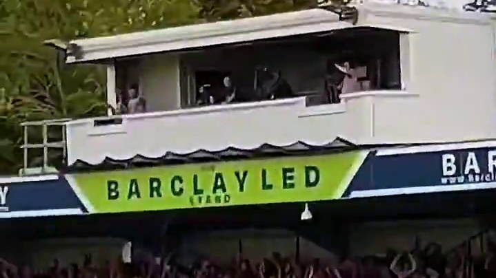 在整个小镇面前丢脸是什么体验