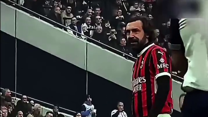 46岁皮尔洛任意球破门，他依旧是AC米兰乃至意大利