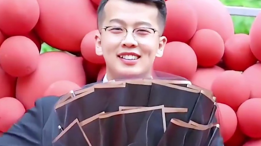 麦小登世豪甜蜜合唱公布婚期