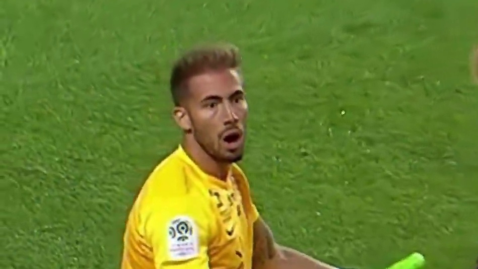 想到会滑的很远，没想到会滑这么远#足球