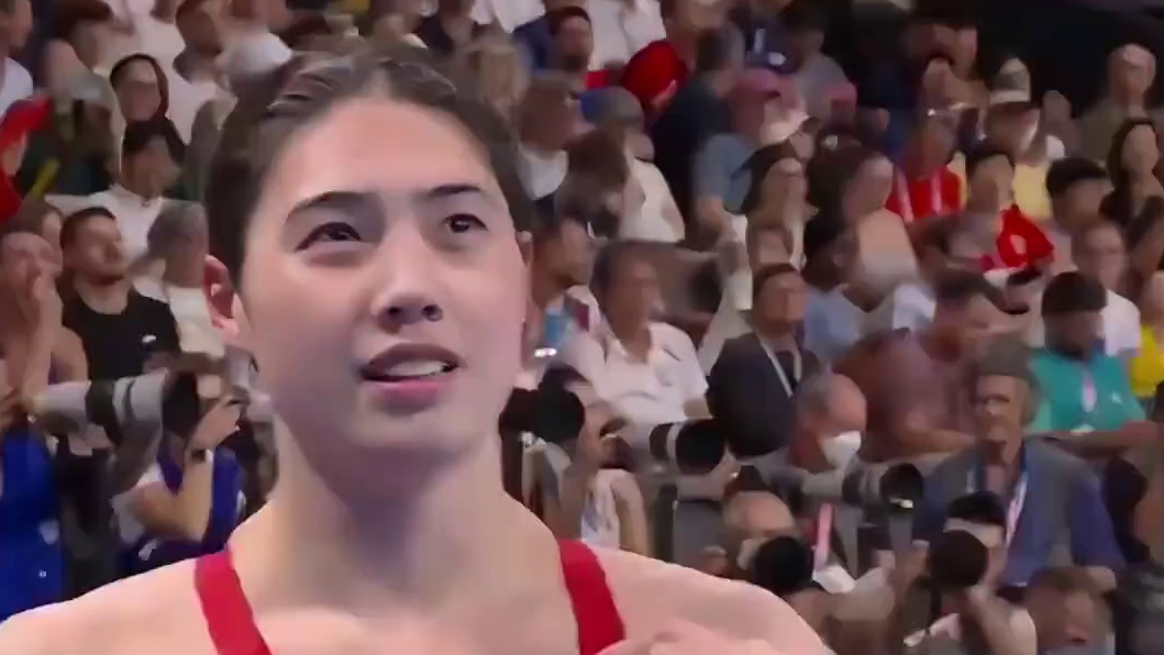 她们站在那，就代表着勇敢与自信