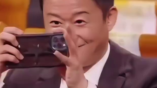 他们三个人什么都没说，但又感觉什么都说了