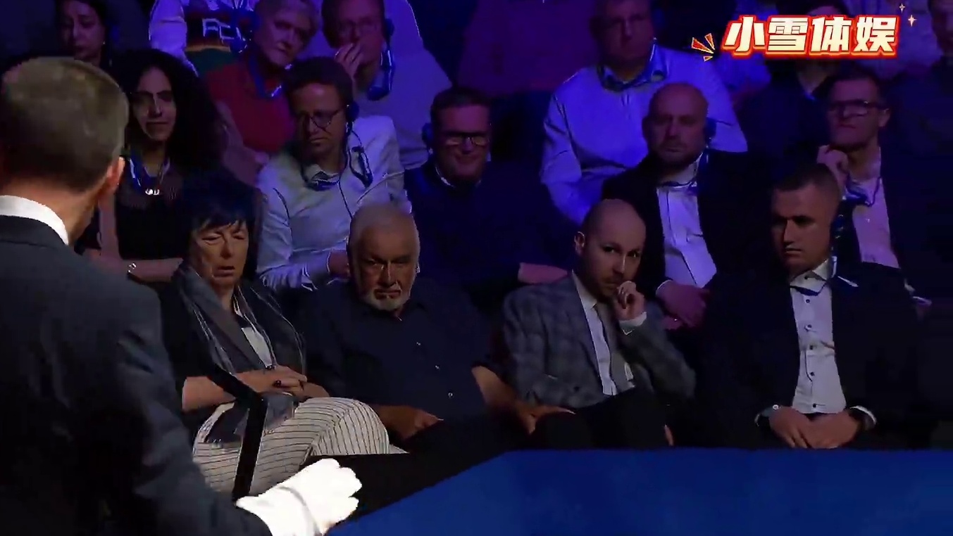 奥沙利文最愤怒的比赛，赛场手指裁判疯狂输出！