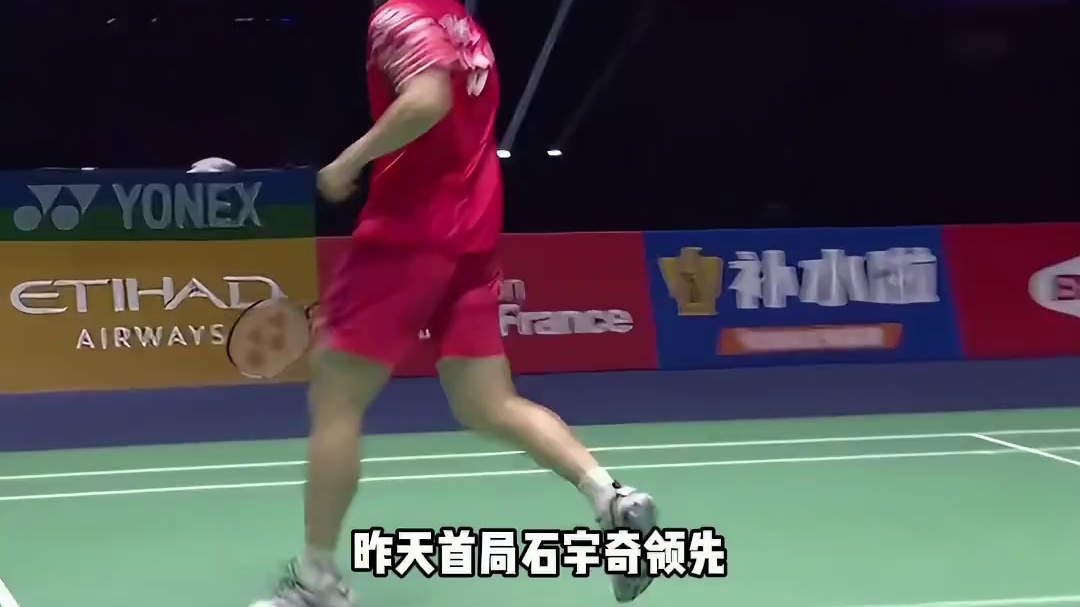 石宇奇实力逆转战胜昆拉武特，重夺世锦赛男单冠军