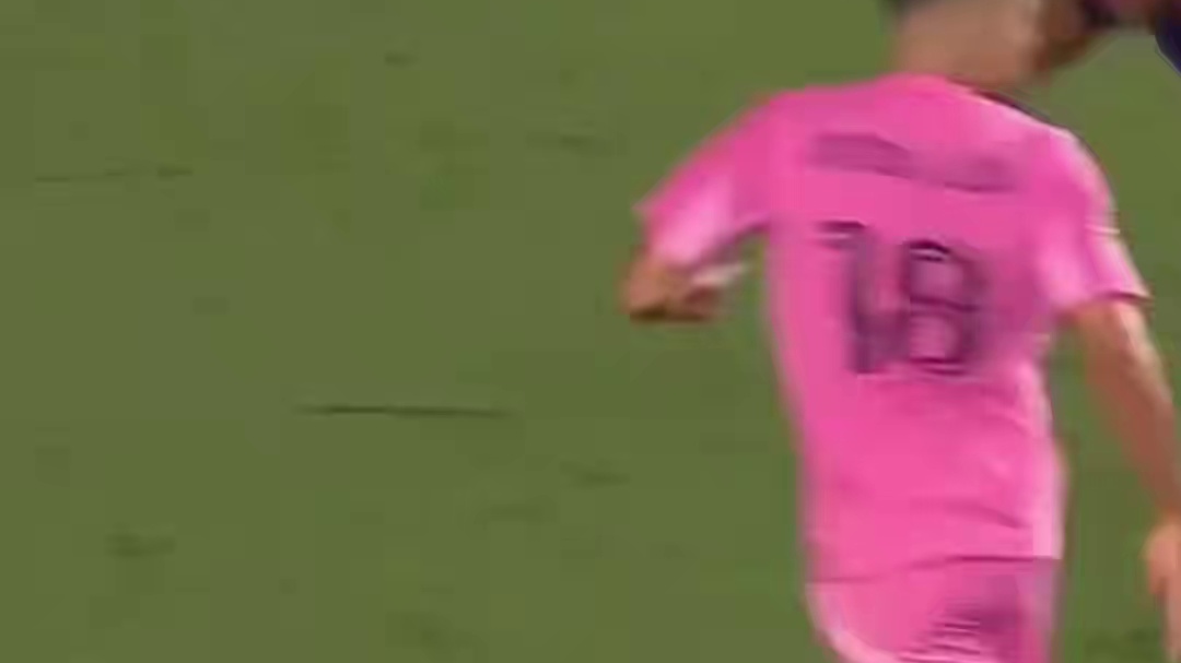 球队落后之际，梅西挺身而出连进两球